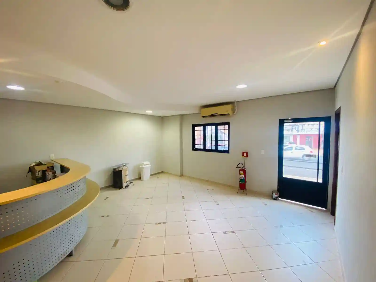 Conjunto Comercial / Sala  para aluguel, 70m² — foto 1 de 9