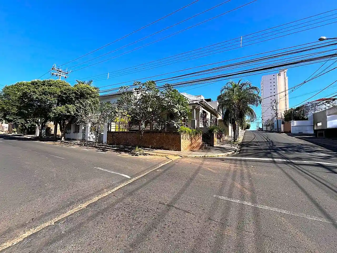 Casa Comercial  para aluguel, 100m² — foto 2 de 16