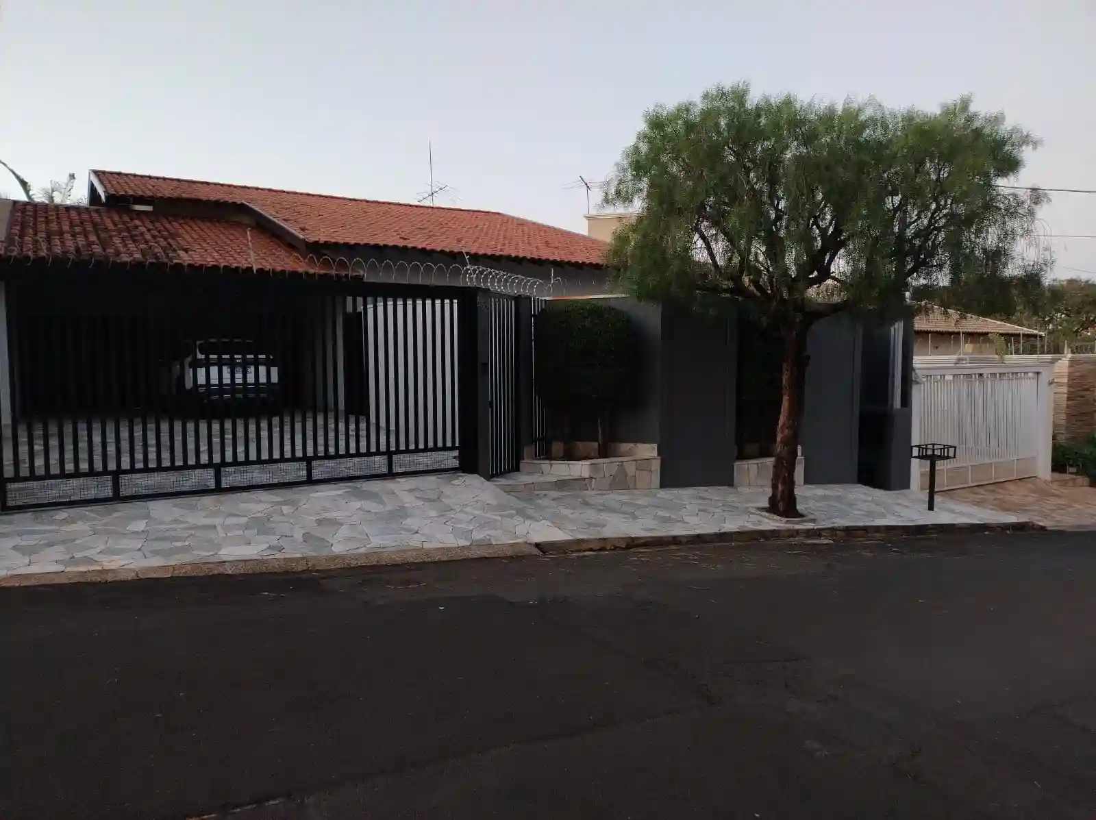 Casa com 4 quartos à venda, 232m² — foto 1 de 9