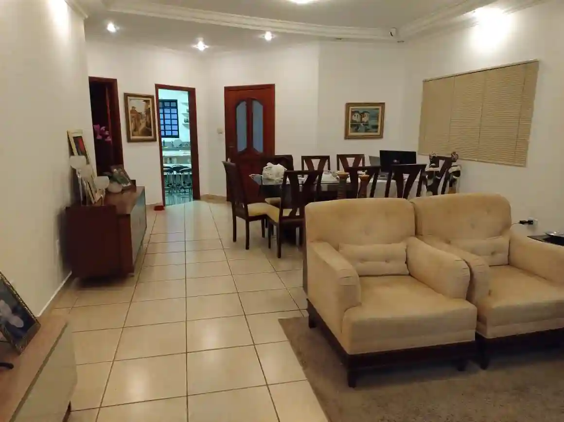 Casa com 4 quartos à venda, 232m² — foto 6 de 9