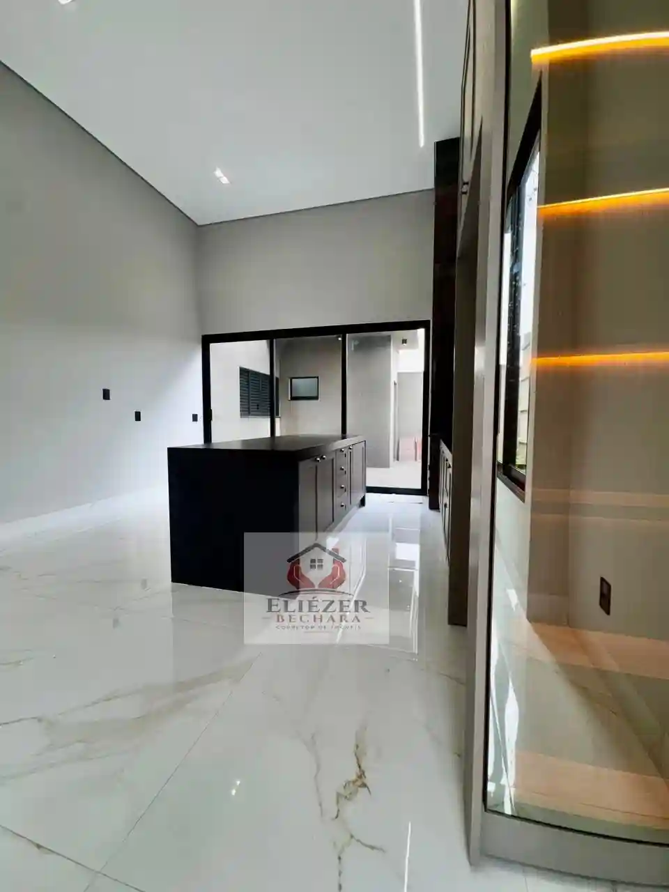 Casa com 3 quartos à venda, 127m² — foto 1 de 38