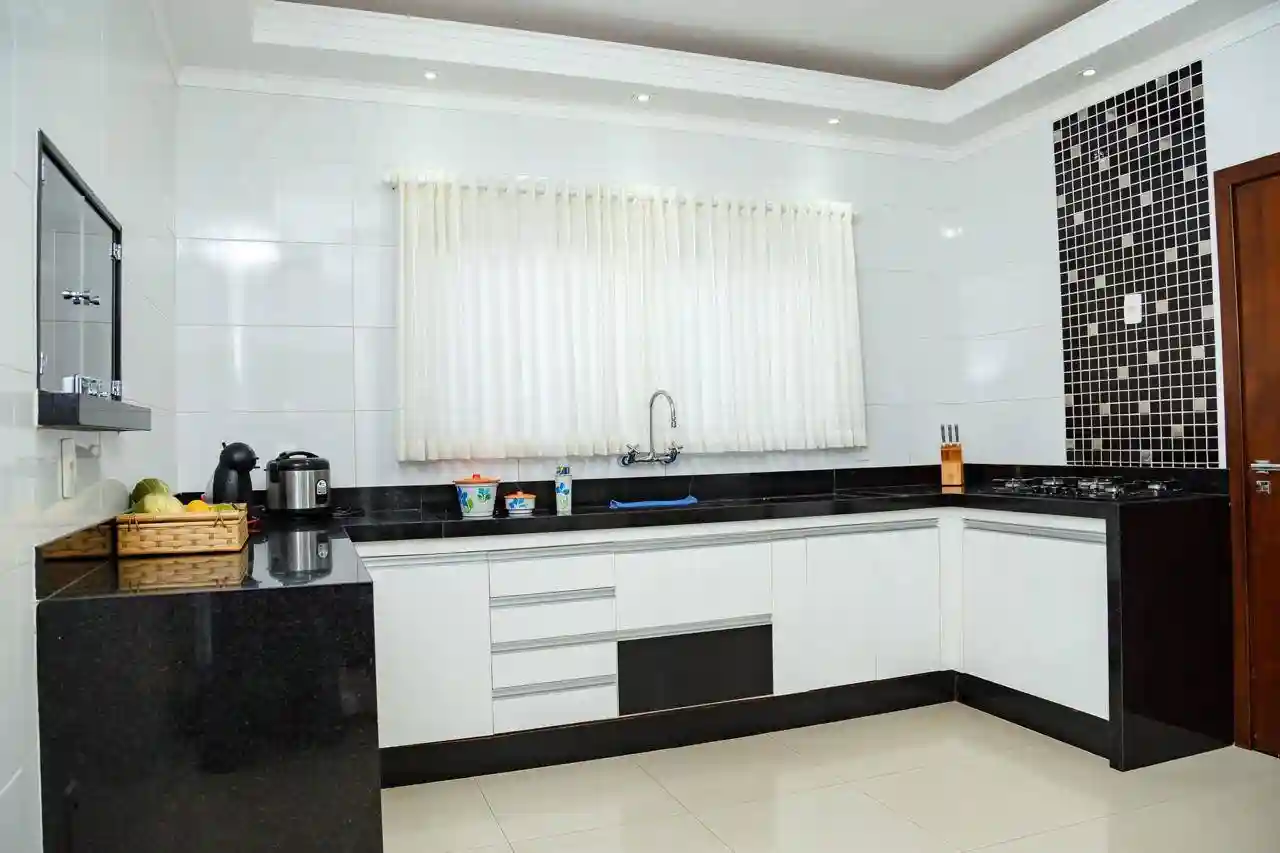 Casa de Condomínio com 4 quartos à venda, 300m² — foto 24 de 29