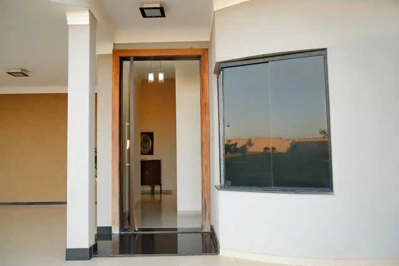 Casa de Condomínio com 4 quartos à venda, 300m² — foto 3 de 29