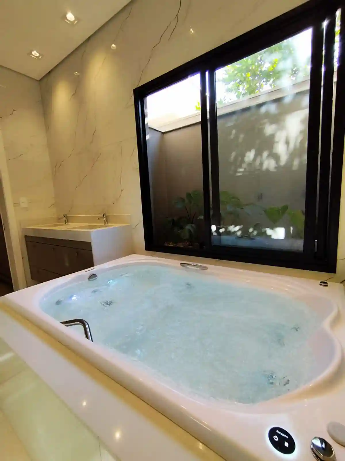 Casa de Condomínio com 3 quartos à venda, 212m² — foto 10 de 26