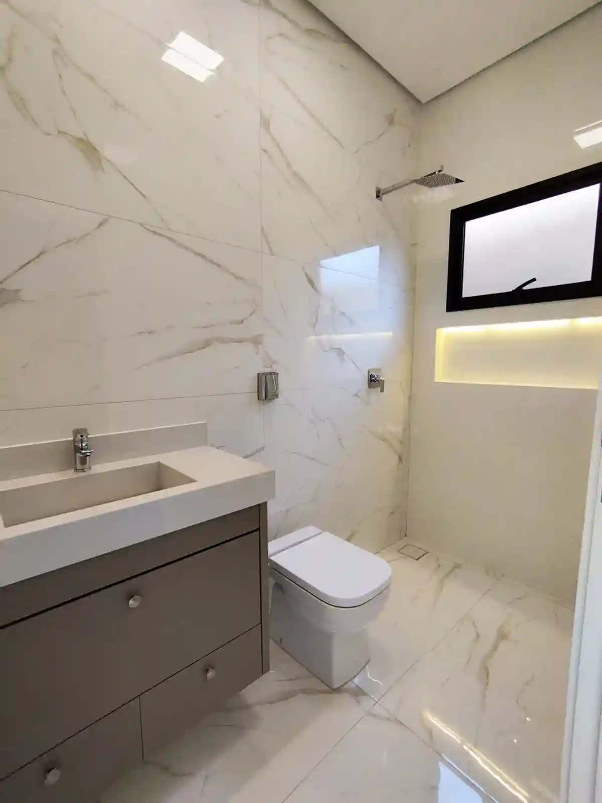 Casa de Condomínio com 3 quartos à venda, 212m² — foto 8 de 26