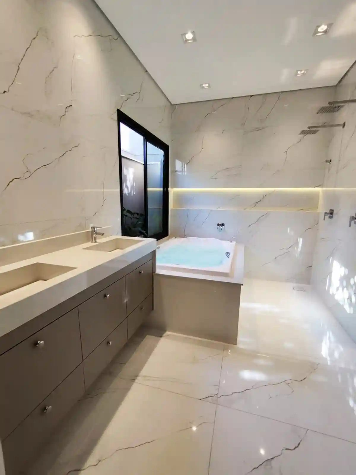 Casa de Condomínio com 3 quartos à venda, 212m² — foto 13 de 26