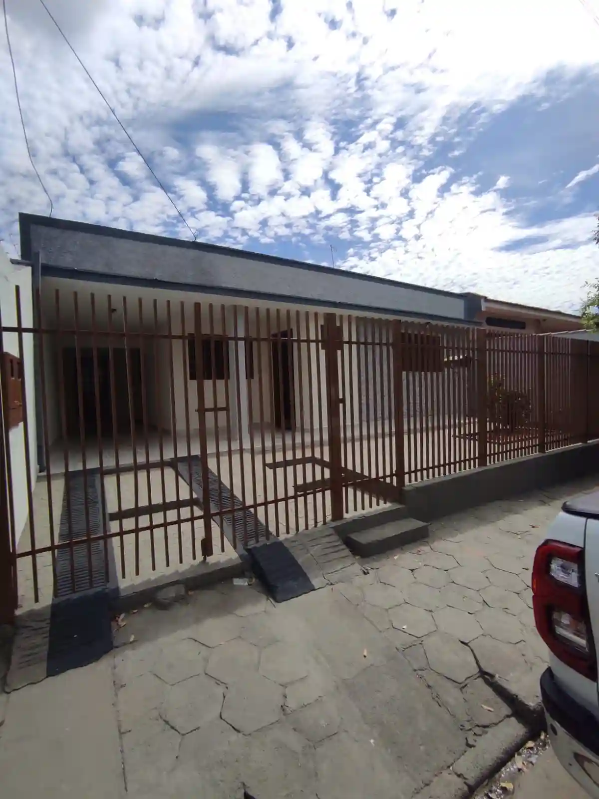 Casa com 3 quartos à venda, 150m² — foto 2 de 22