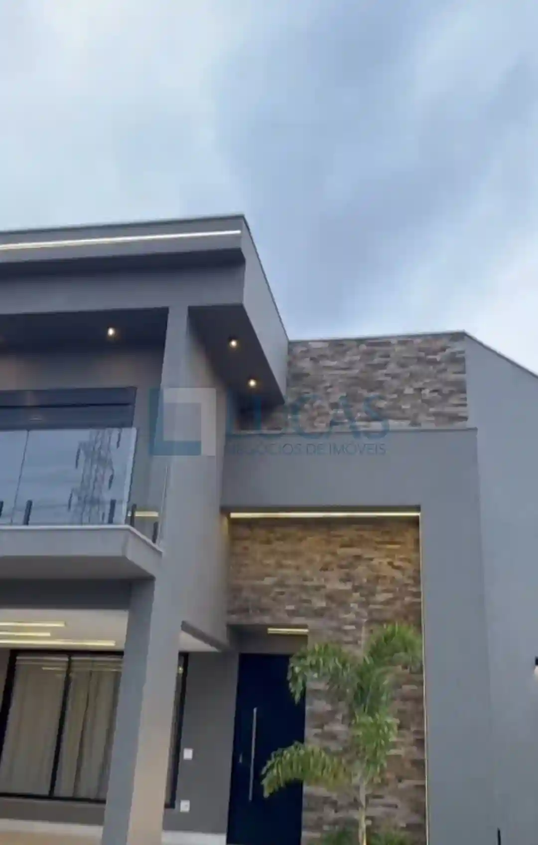 Casa de Condomínio com 4 quartos à venda, 273m² — foto 2 de 16
