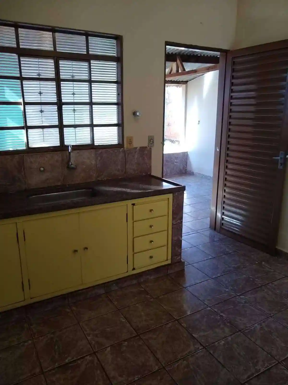 Casa com 2 quartos à venda, 84m² — foto 2 de 12