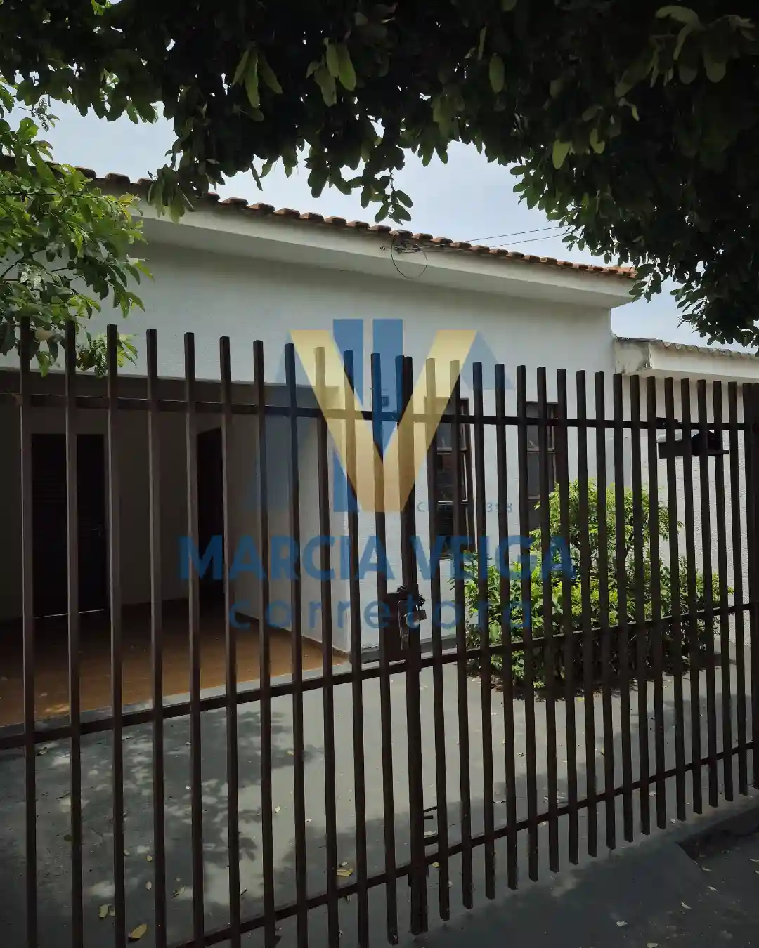 Casa com 2 quartos à venda, 180m² — foto 2 de 11