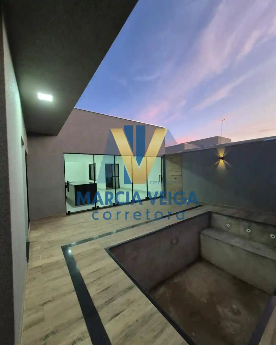 Casa de Condomínio com 3 quartos à venda, 253m² — foto 2 de 21