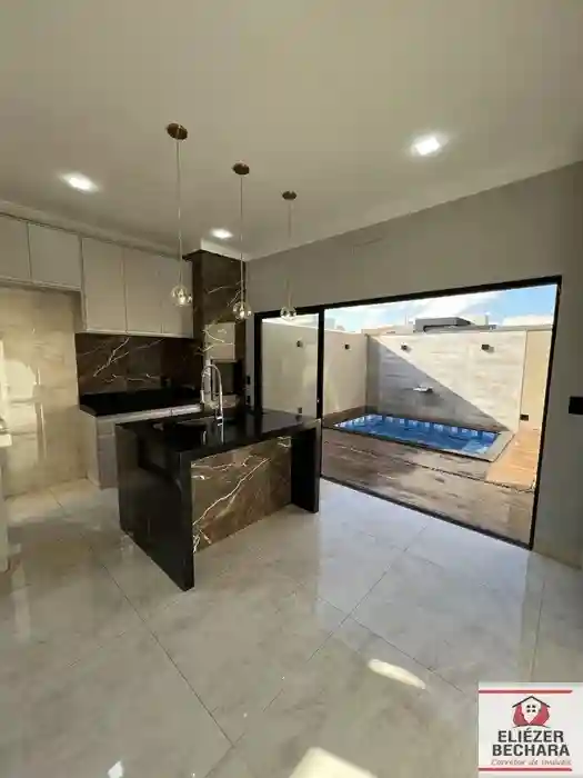 Casa com 3 quartos à venda, 130m² — foto 1 de 11