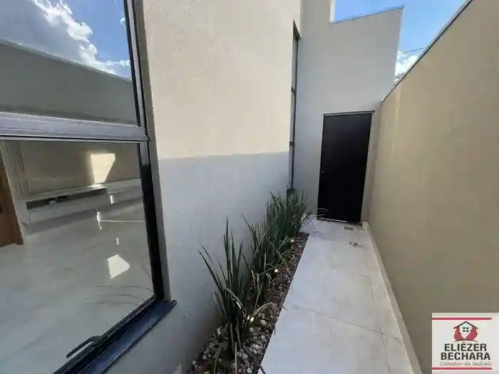 Casa com 3 quartos à venda, 130m² — foto 2 de 11
