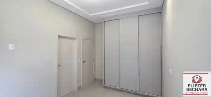 Casa de Condomínio com 3 quartos à venda, 215m² — foto 18 de 43