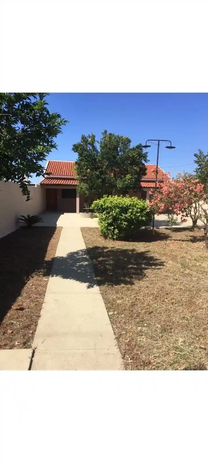 Casa com 2 quartos à venda, 90m² — foto 2 de 5