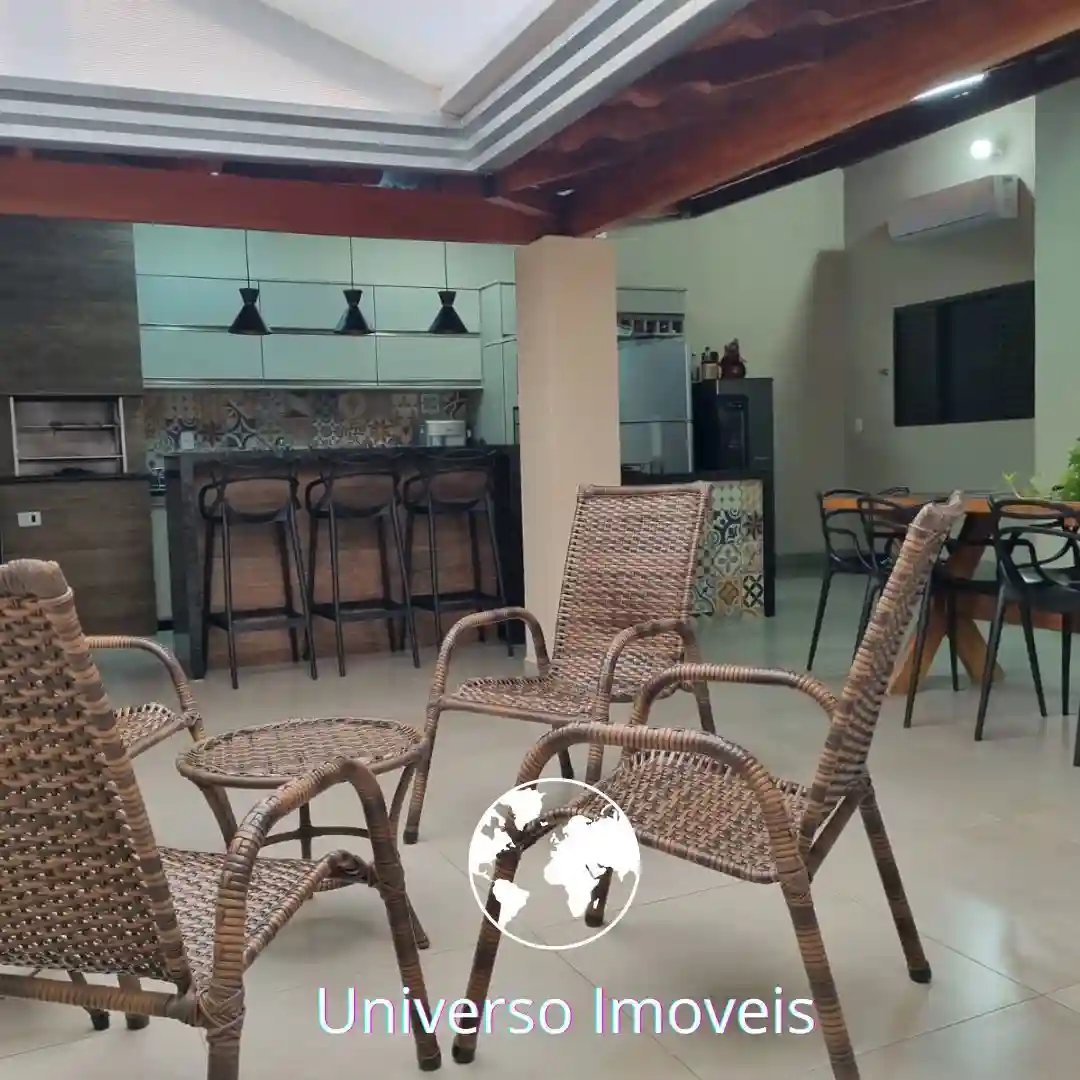 Casa com 3 quartos à venda, 154m² — foto 1 de 14