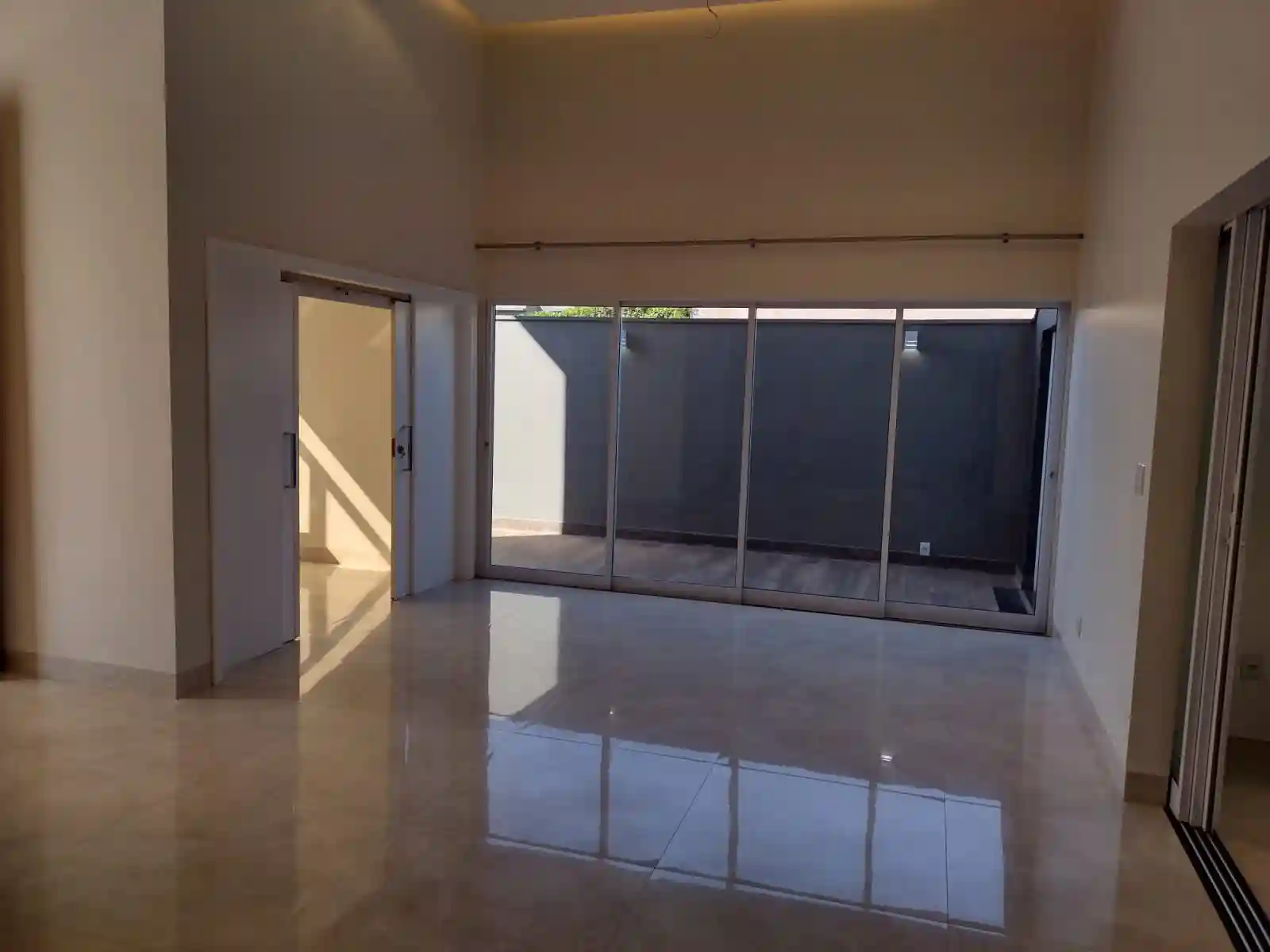 Casa de Condomínio com 3 quartos à venda, 200m² — foto 6 de 46