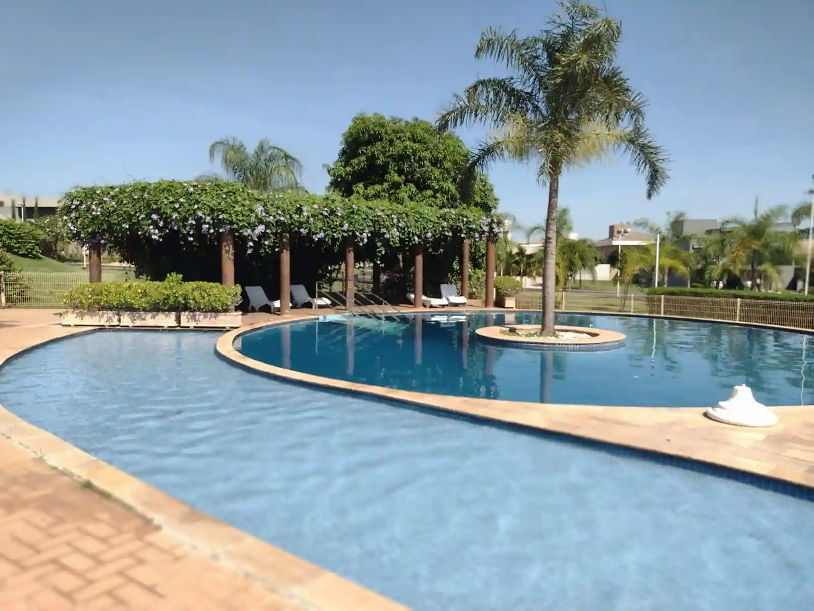 Casa de Condomínio com 3 quartos à venda, 200m² — foto 43 de 46