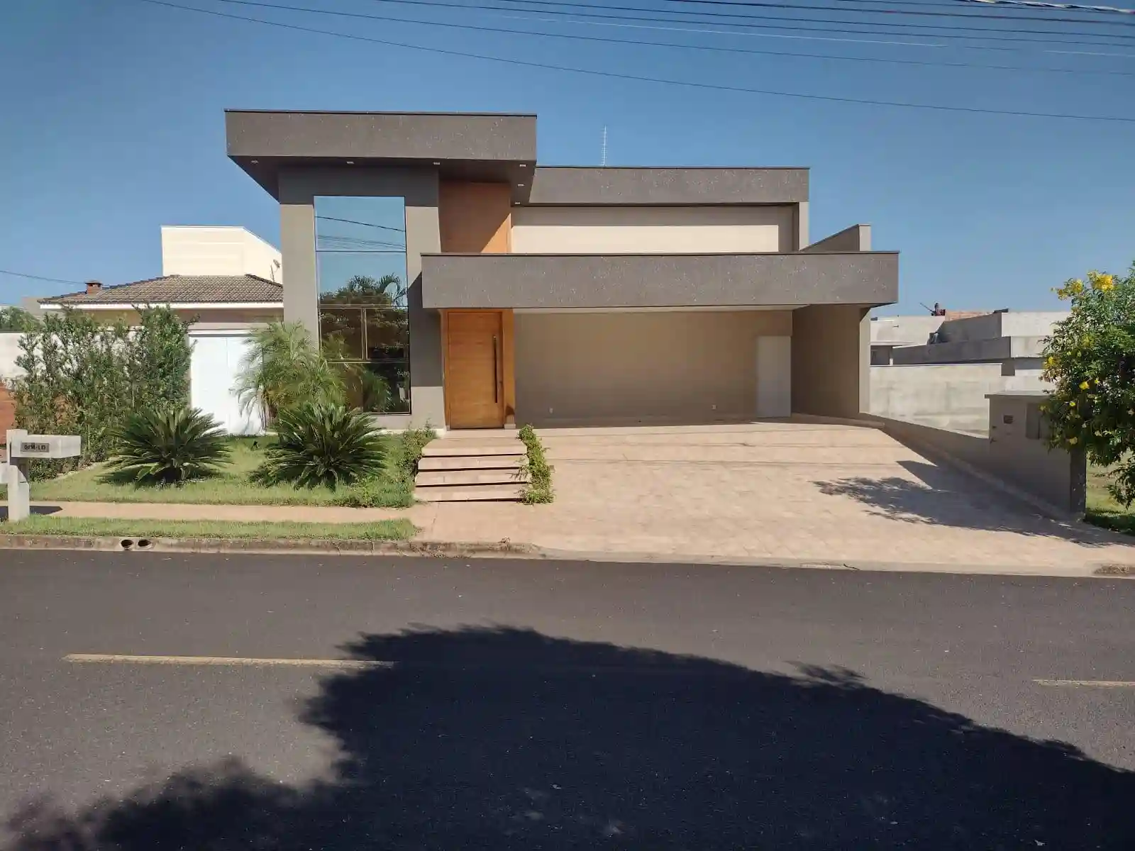 Casa de Condomínio com 3 quartos à venda, 200m² — foto 2 de 46