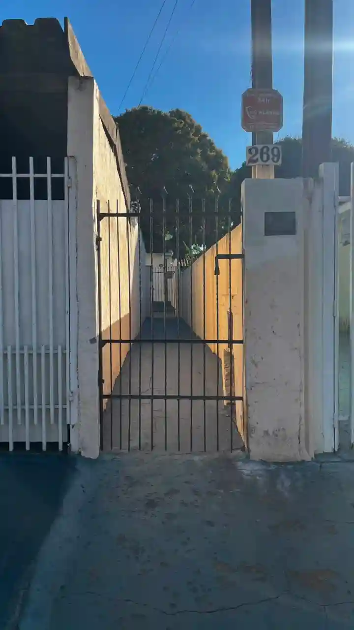 Casa com 1 quarto à venda, 200m² — foto 1 de 19