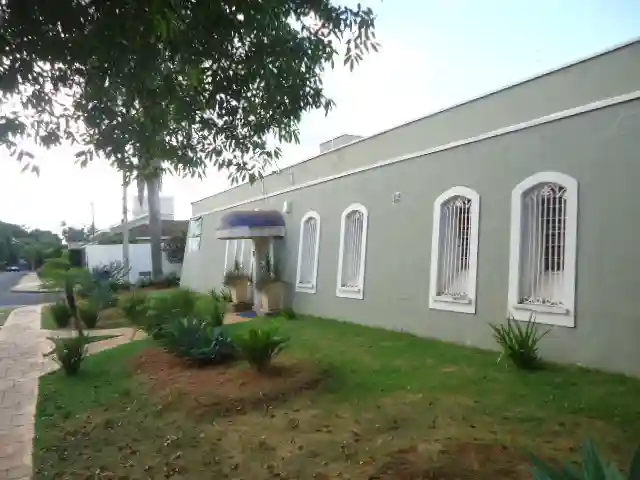 Casa com 3 quartos à venda, 243m² — foto 2 de 60