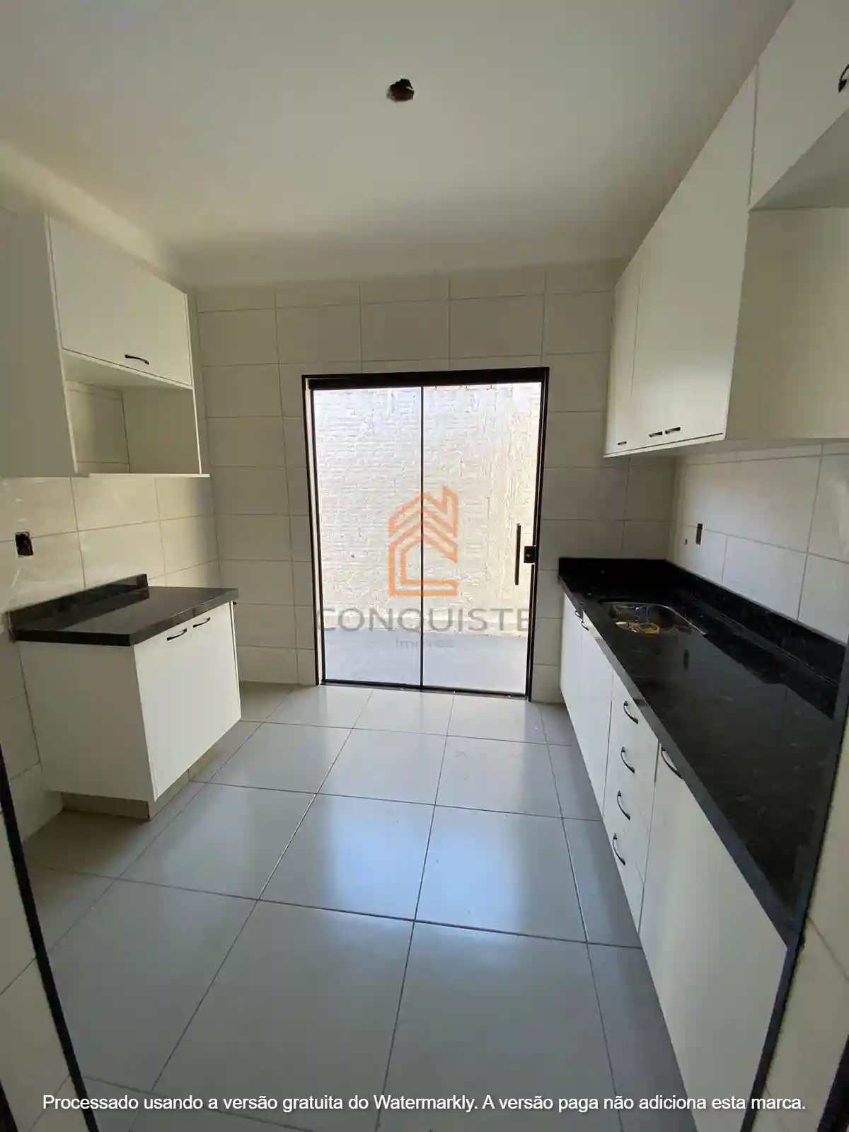 Casa com 3 quartos à venda, 86m² — foto 1 de 9