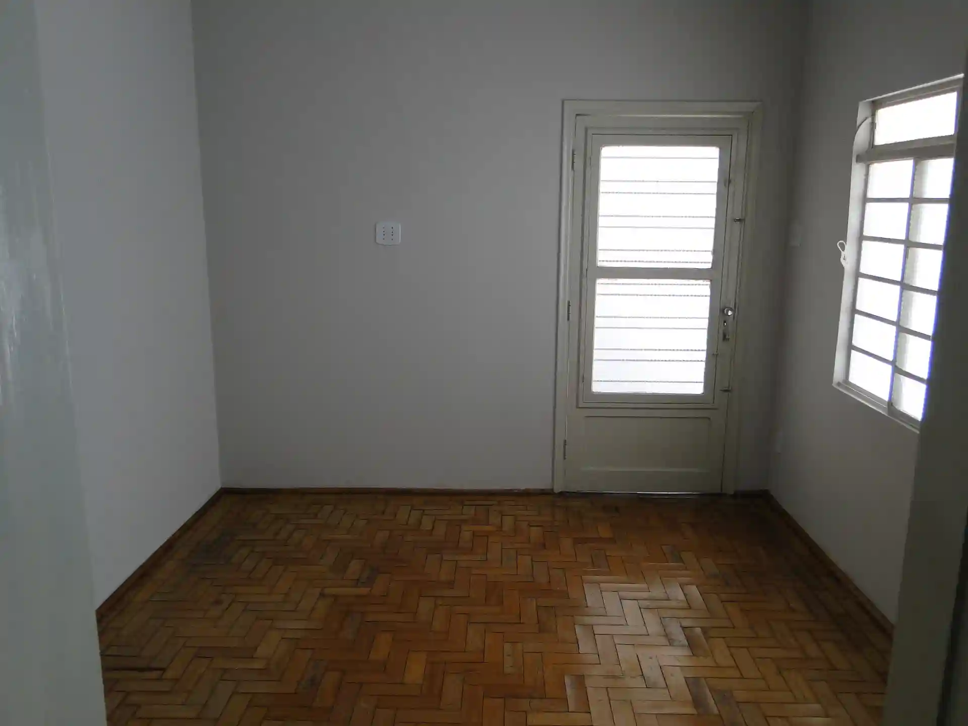 Casa com 2 quartos à venda, 200m² — foto 3 de 5