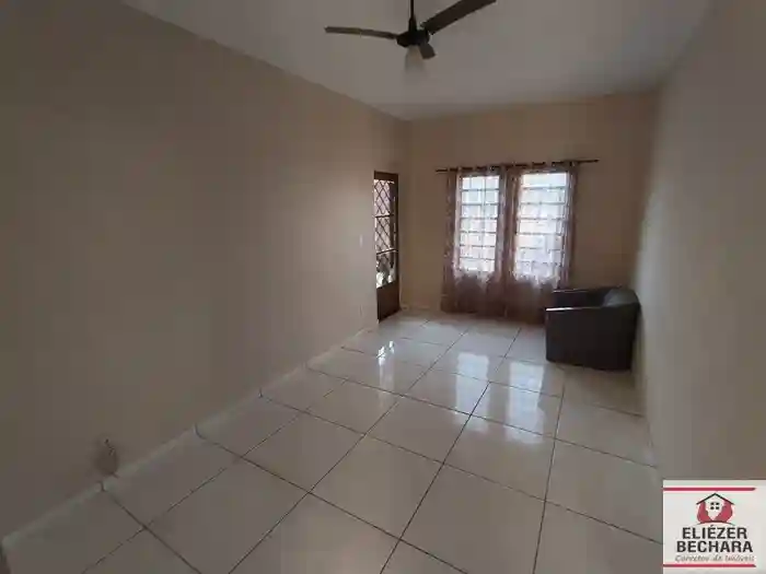 Casa com 3 quartos à venda, 145m² — foto 1 de 56
