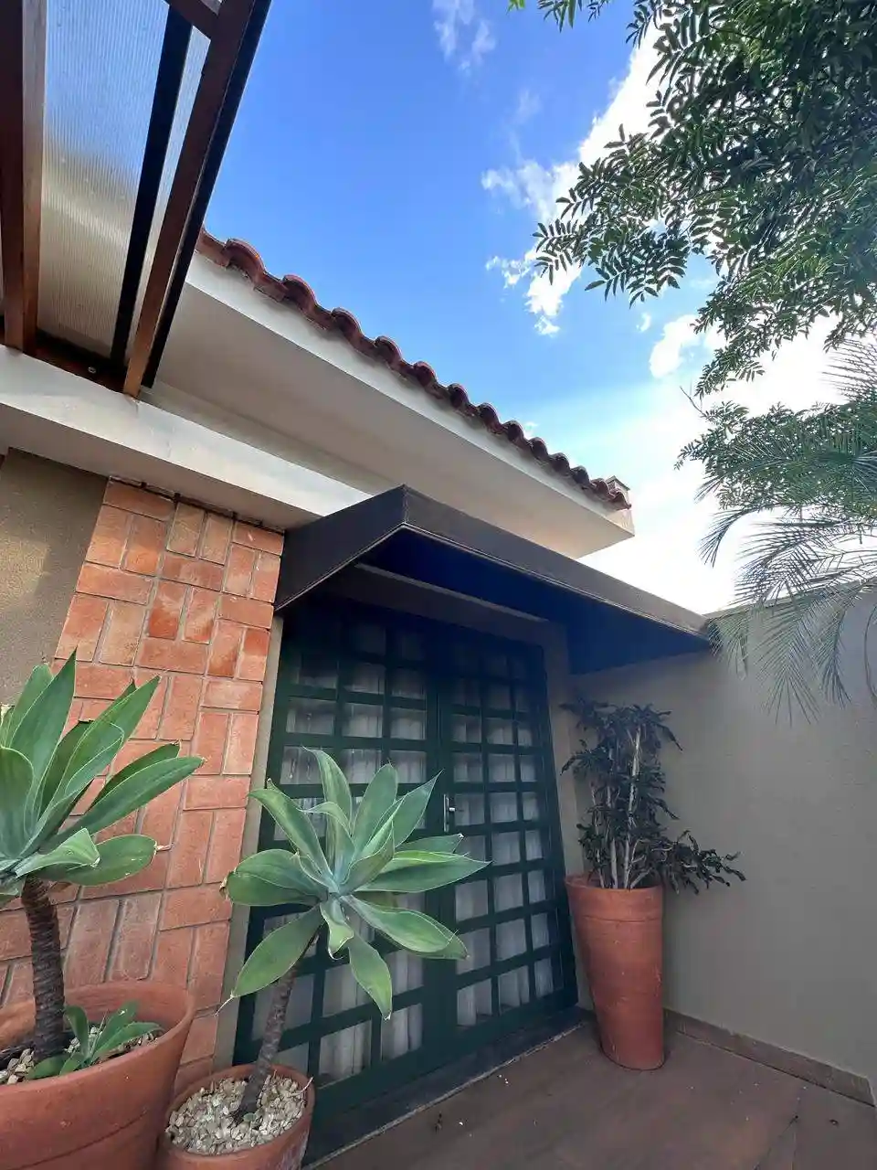 Casa Comercial com 5 quartos à venda, 216m² — foto 1 de 12