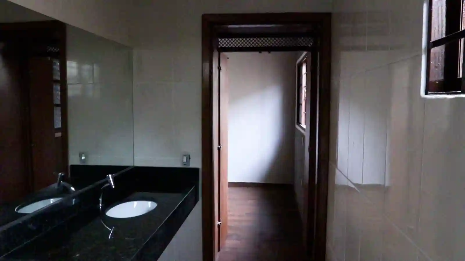 Casa com 3 quartos à venda, 330m² — foto 14 de 30