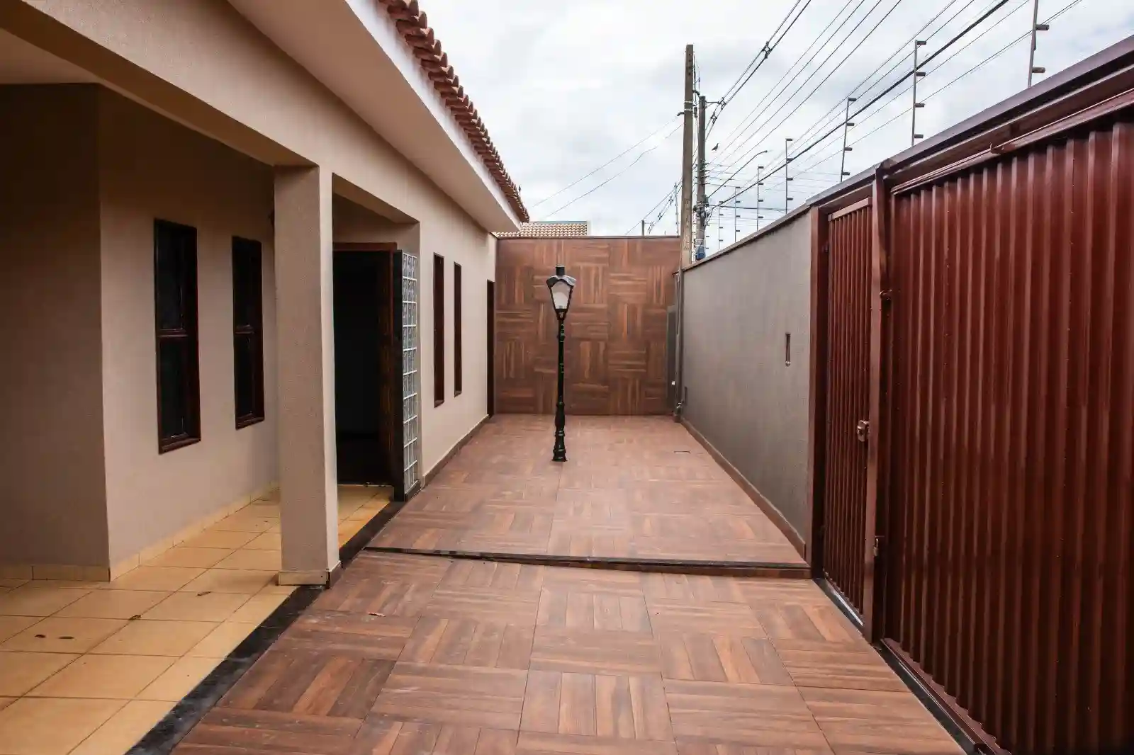 Casa com 3 quartos à venda, 330m² — foto 3 de 30