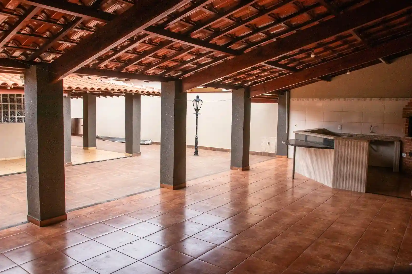 Casa com 3 quartos à venda, 330m² — foto 26 de 30