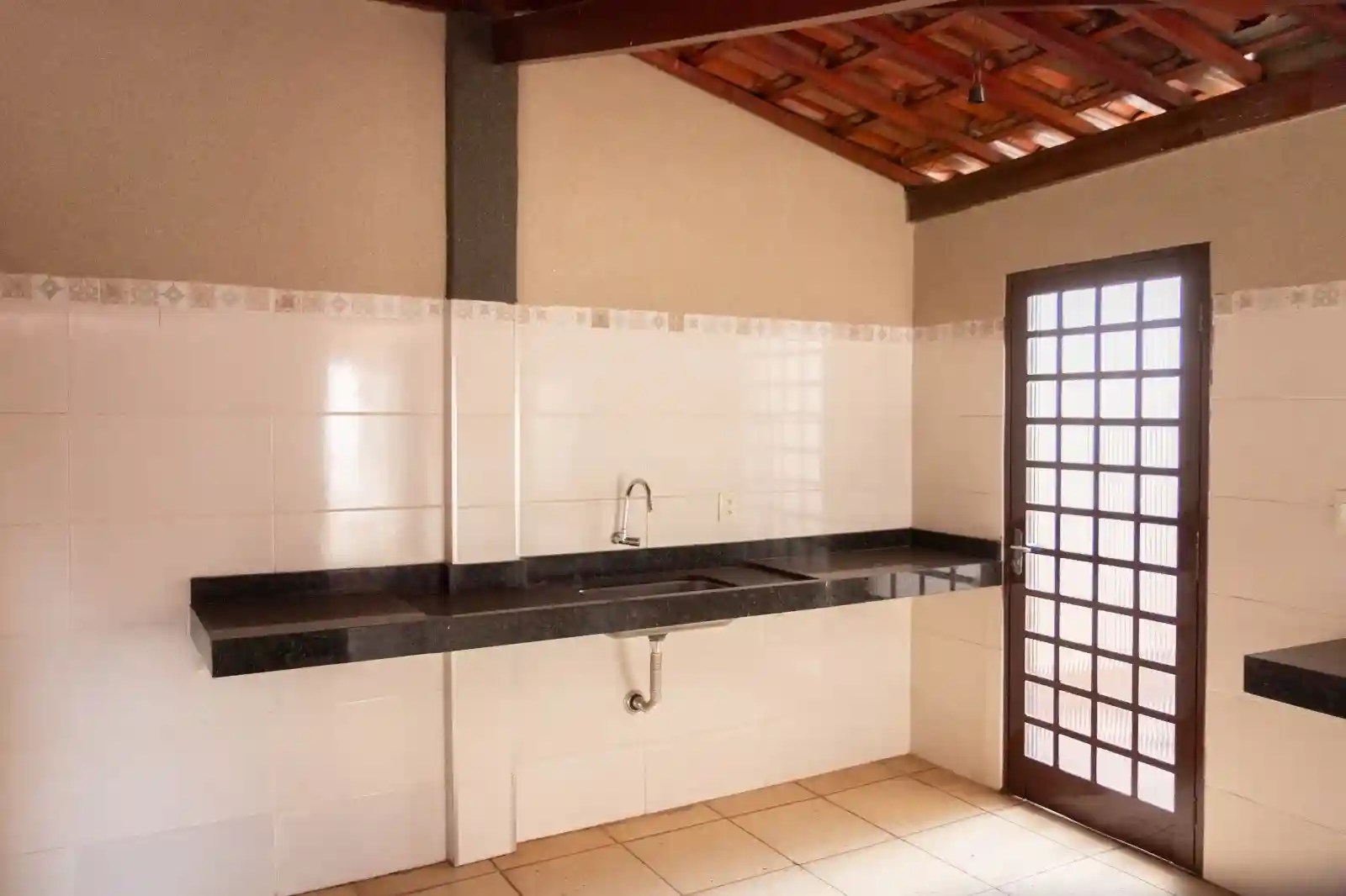 Casa com 3 quartos à venda, 330m² — foto 29 de 30