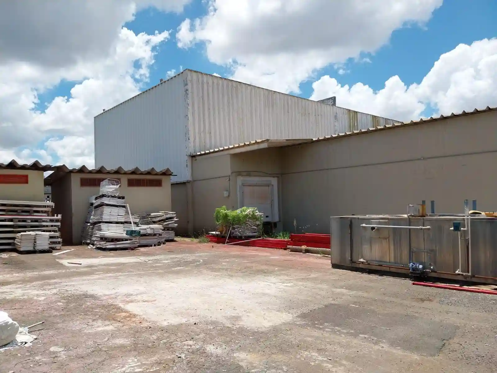 Galpão / Depósito / Armazém  para aluguel, 16000m² — foto 2 de 6