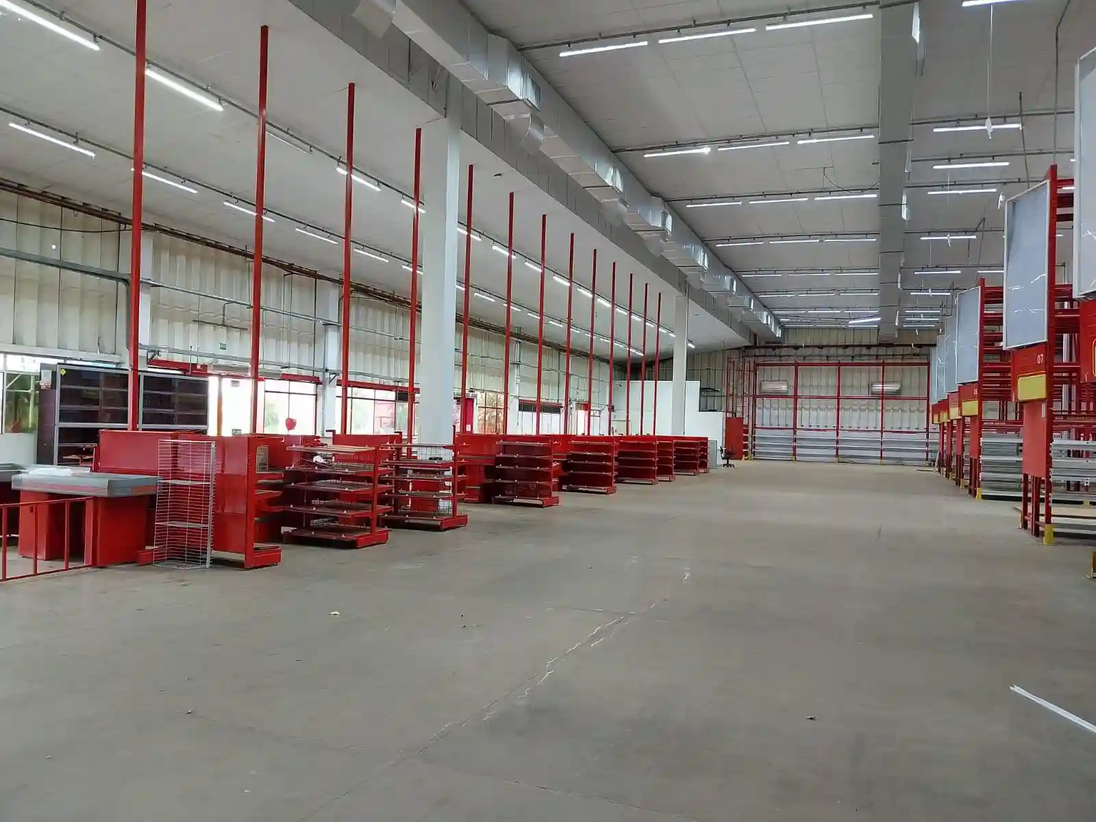 Galpão / Depósito / Armazém  para aluguel, 16000m² — foto 1 de 6
