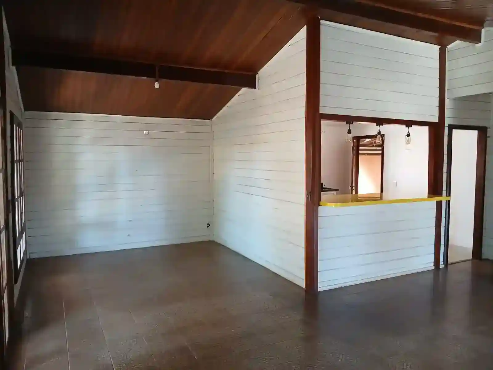 Casa com 3 quartos para aluguel, 390m² — foto 9 de 48
