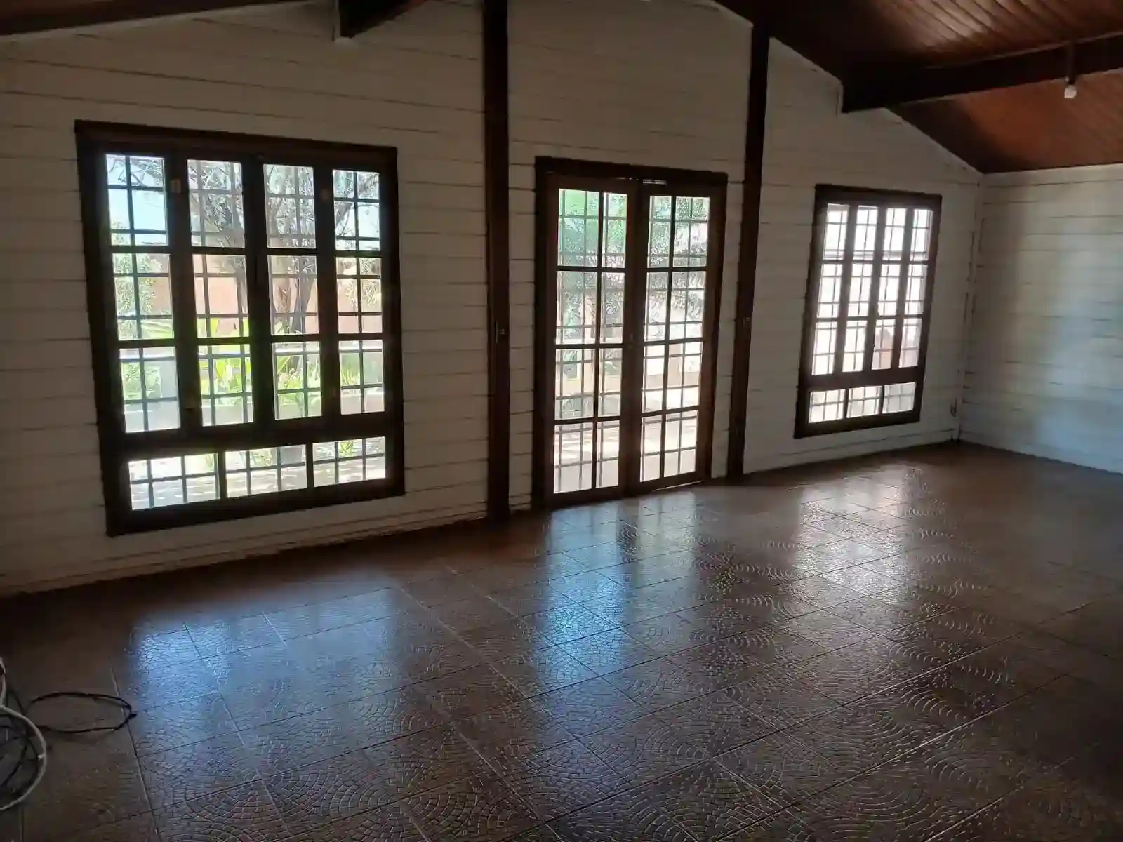 Casa com 3 quartos para aluguel, 390m² — foto 7 de 48