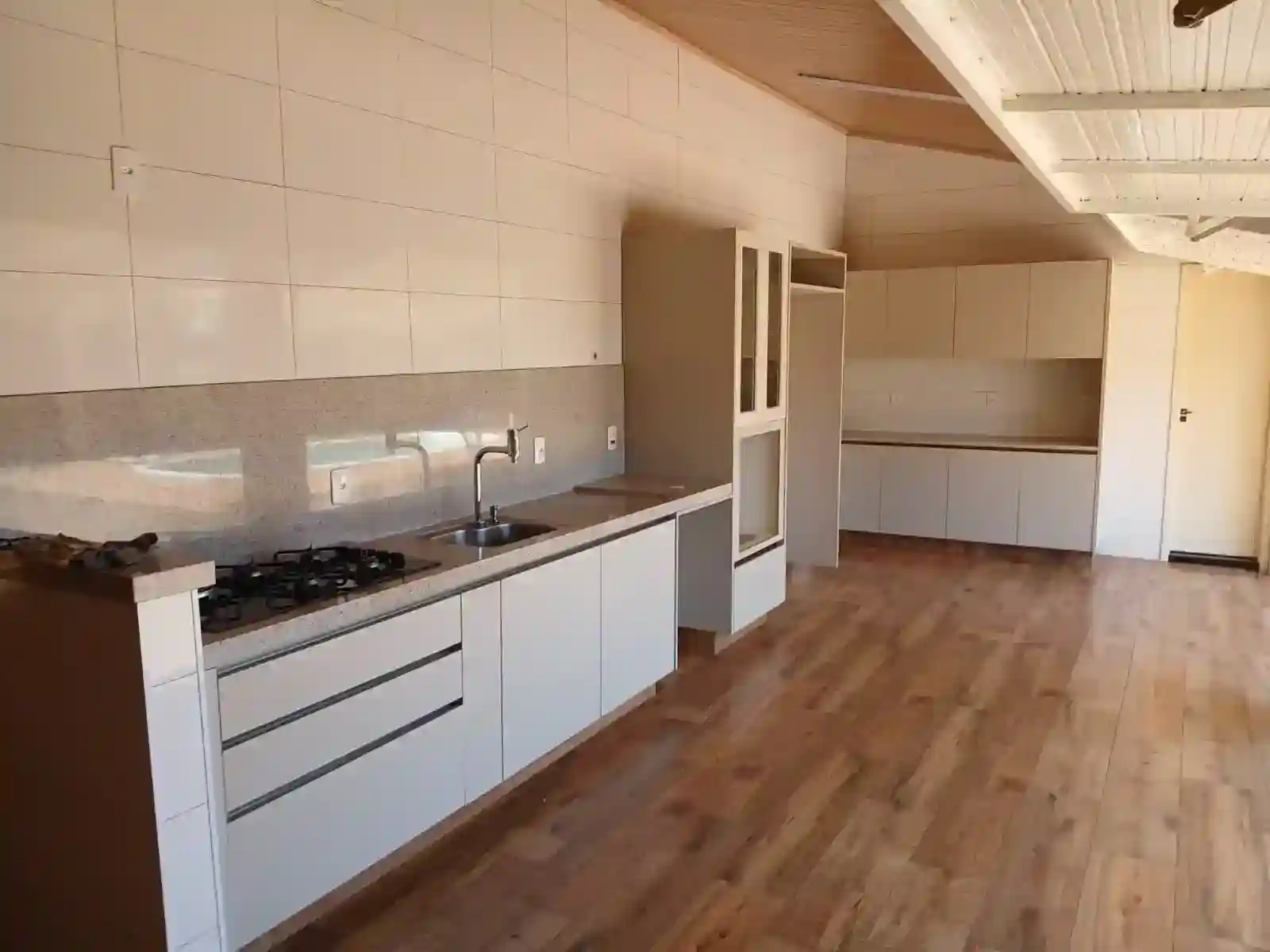 Casa com 3 quartos para aluguel, 390m² — foto 32 de 48