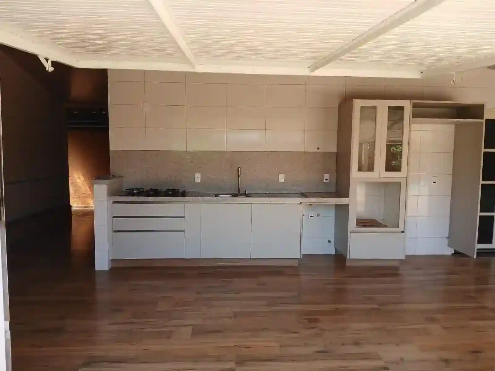 Casa com 3 quartos para aluguel, 390m² — foto 30 de 48
