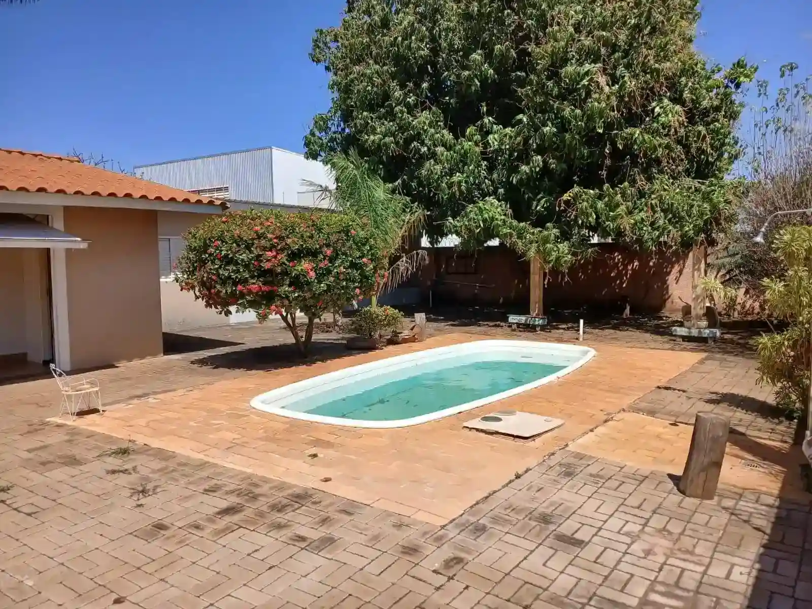 Casa com 3 quartos para aluguel, 390m² — foto 38 de 48