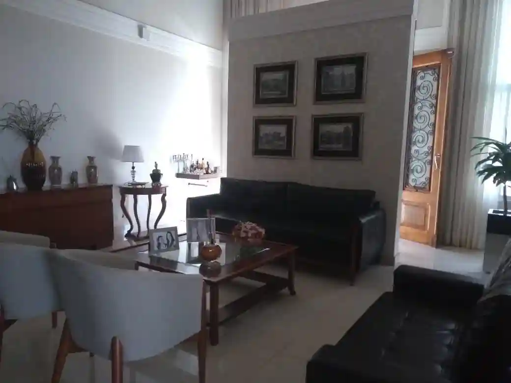 Casa de Condomínio com 4 quartos à venda, 380m² — foto 3 de 9