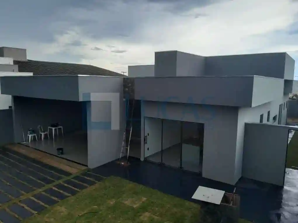 Casa com 3 quartos à venda, 210m² — foto 1 de 14