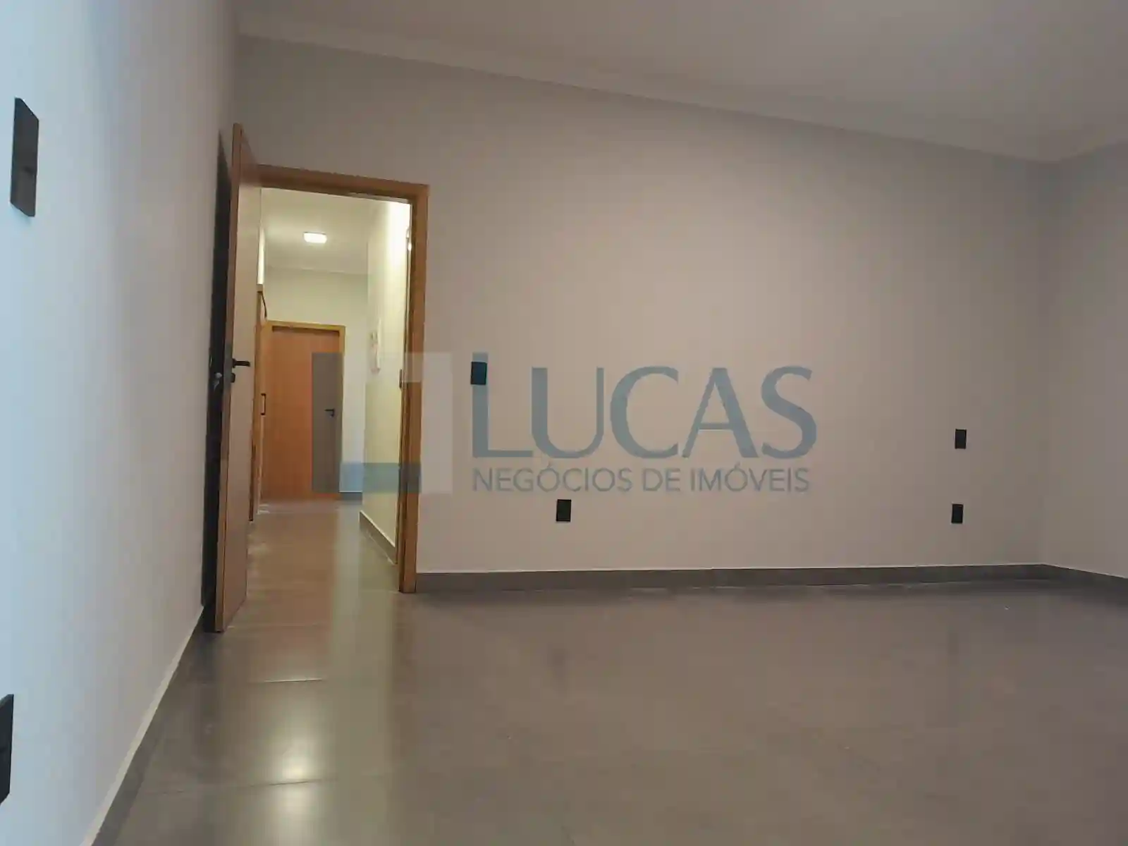 Casa com 3 quartos à venda, 210m² — foto 9 de 14