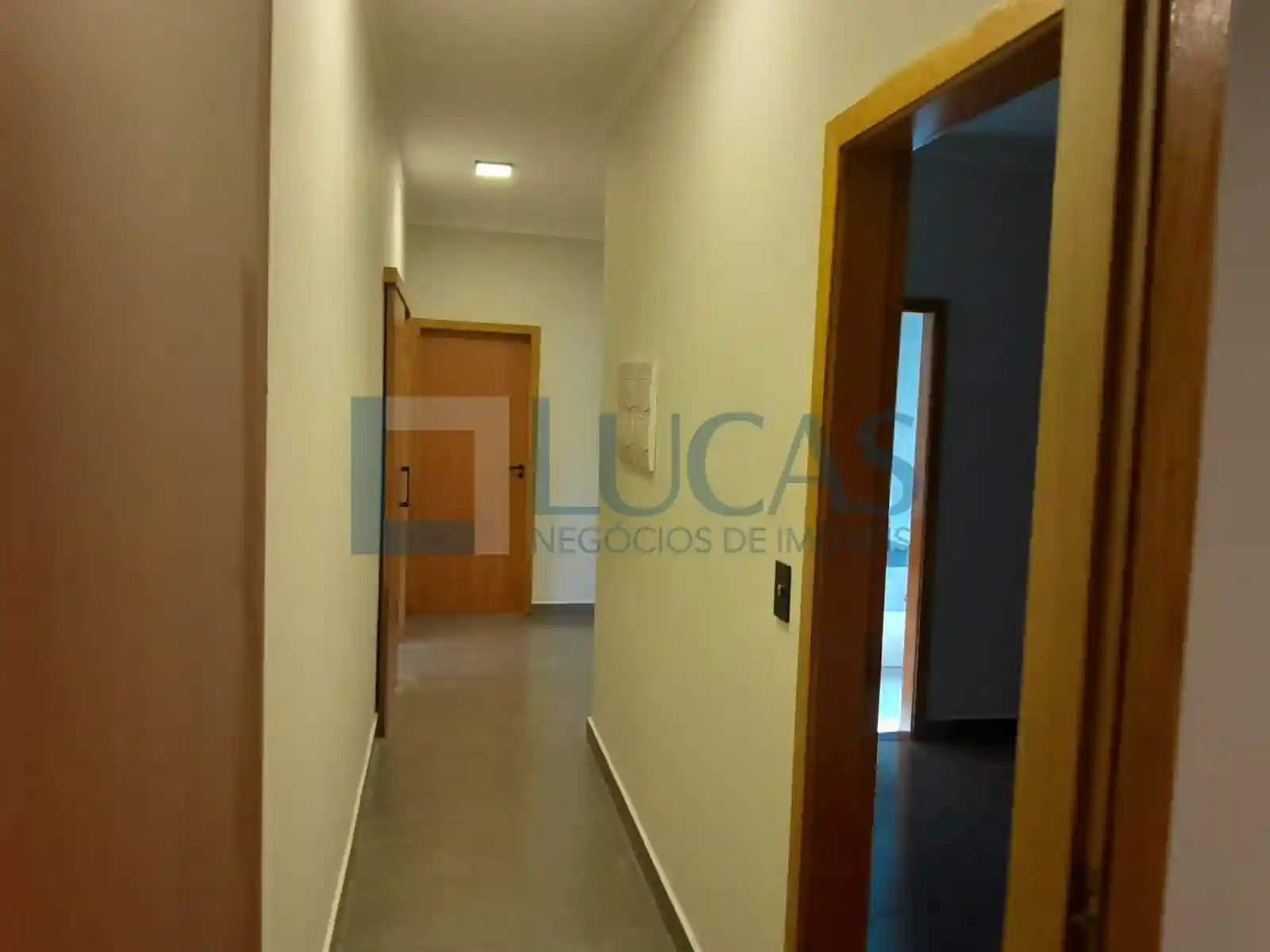 Casa com 3 quartos à venda, 210m² — foto 10 de 14