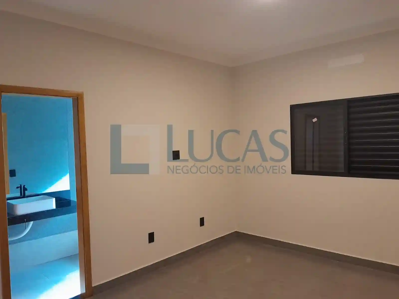 Casa com 3 quartos à venda, 210m² — foto 11 de 14