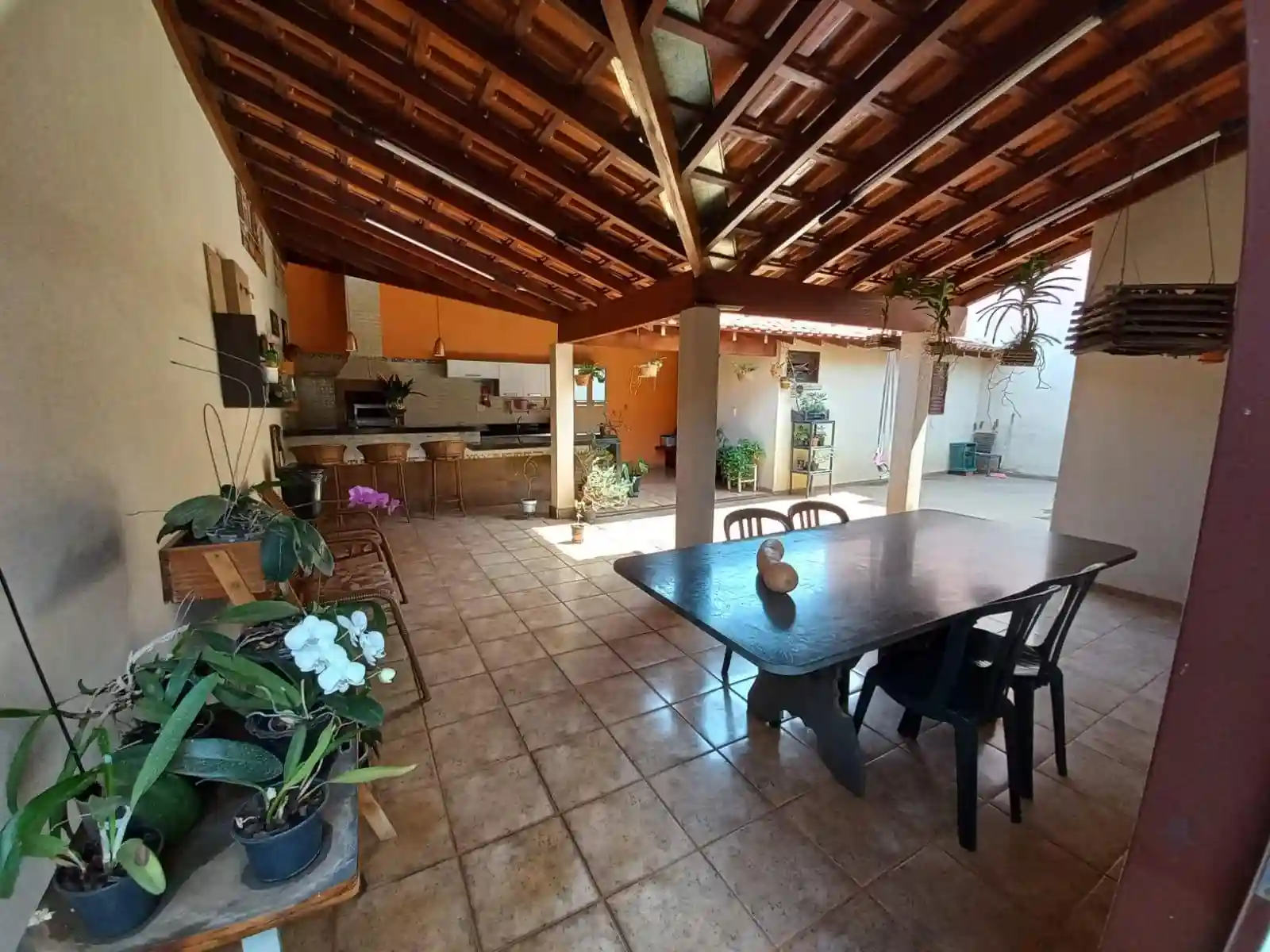 Casa com 3 quartos à venda, 250m² — foto 1 de 44