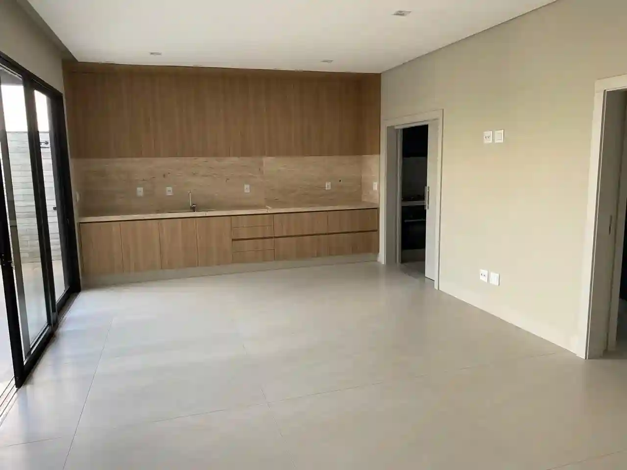 Casa de Condomínio com 3 quartos à venda, 250m² — foto 10 de 36