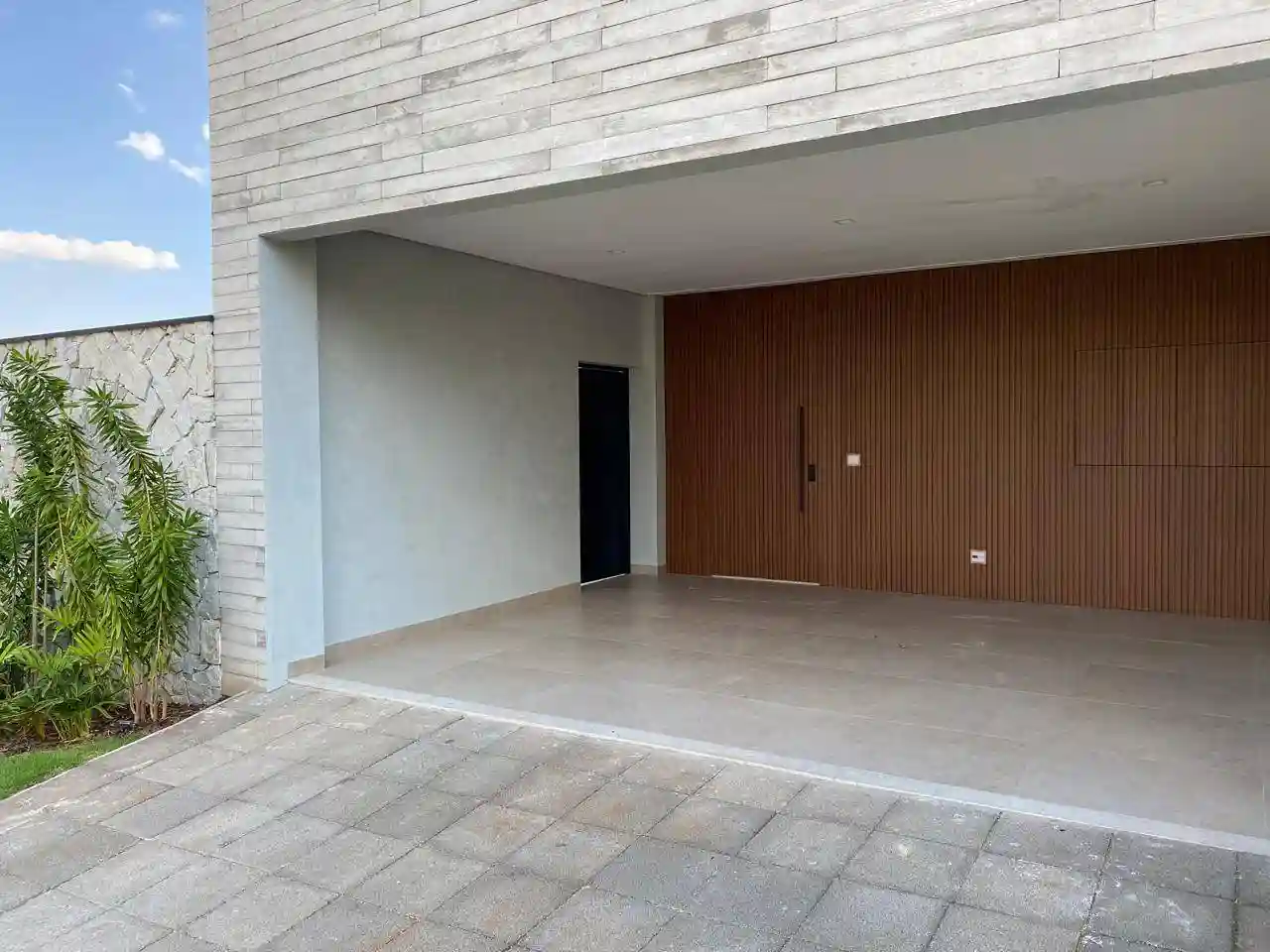 Casa de Condomínio com 3 quartos à venda, 250m² — foto 2 de 36