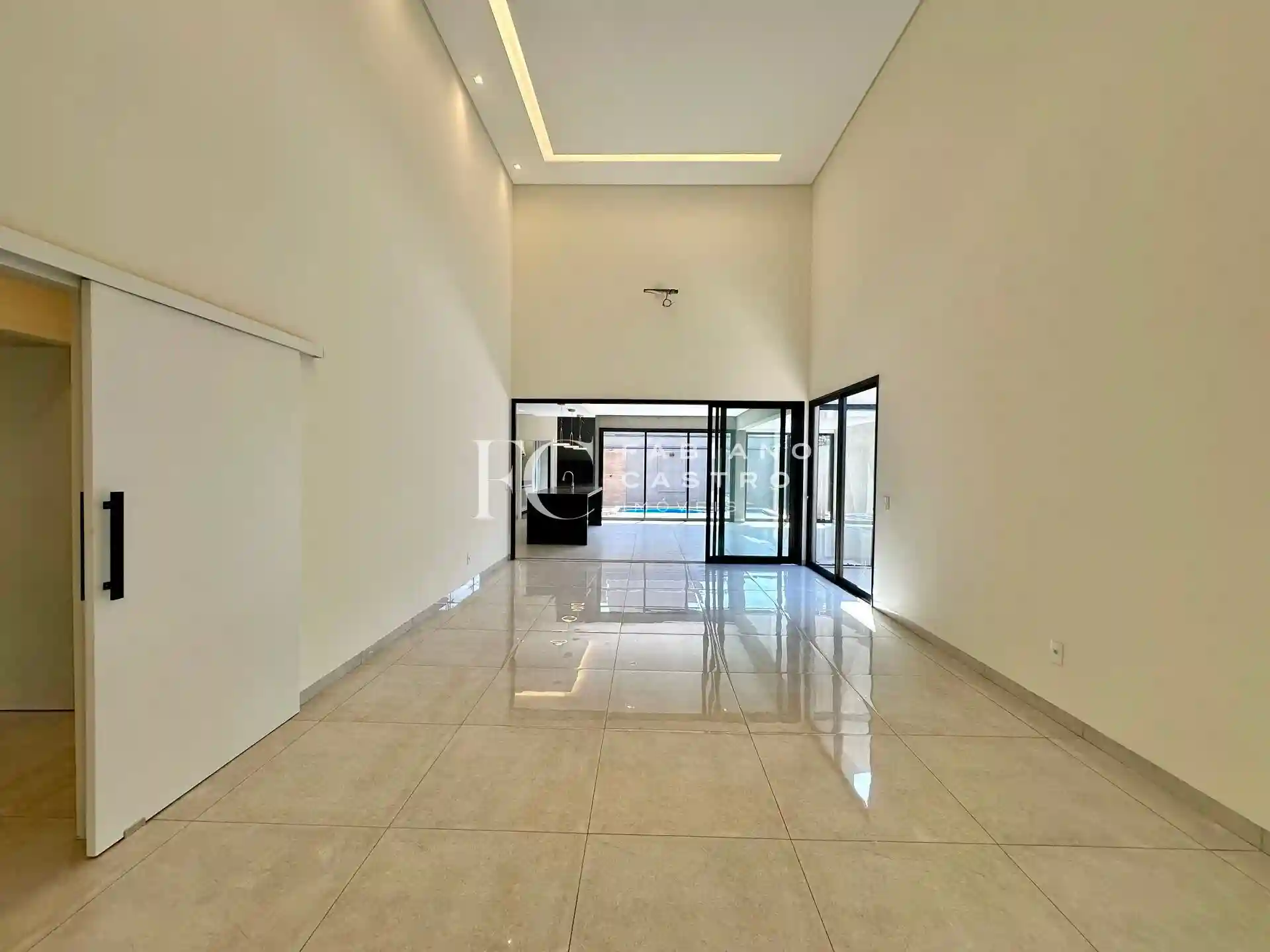 Casa de Condomínio com 3 quartos à venda, 245m² — foto 9 de 32