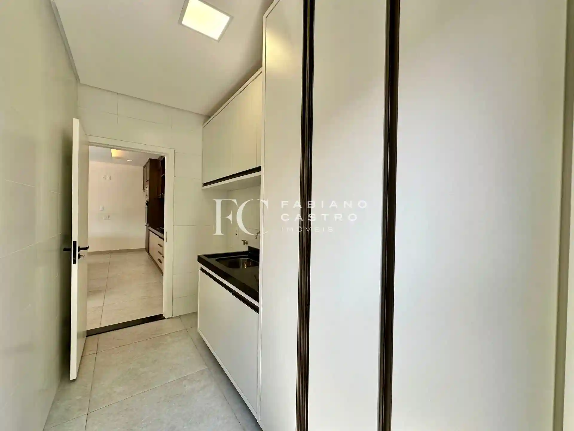 Casa de Condomínio com 3 quartos à venda, 245m² — foto 19 de 32